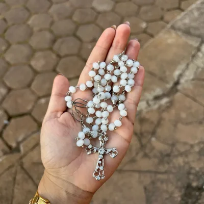 Terço de Cristal – branco gelo/prata