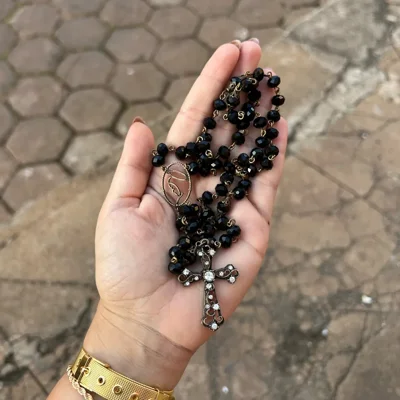 Terço de Cristal – preto/envelhecido